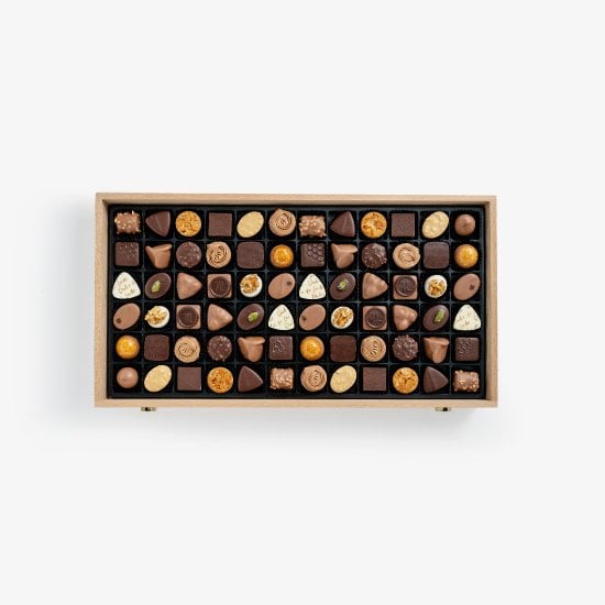 Praline Selection 144 pieces per woodbox