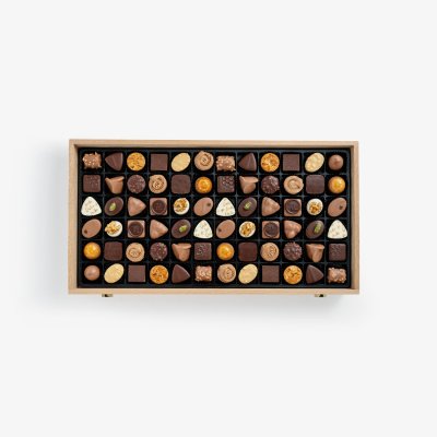 Praline Selection 144 pieces per woodbox